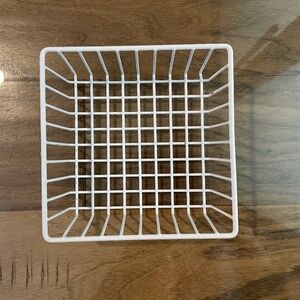 Excellent Condition Coated Wire Storage Basket